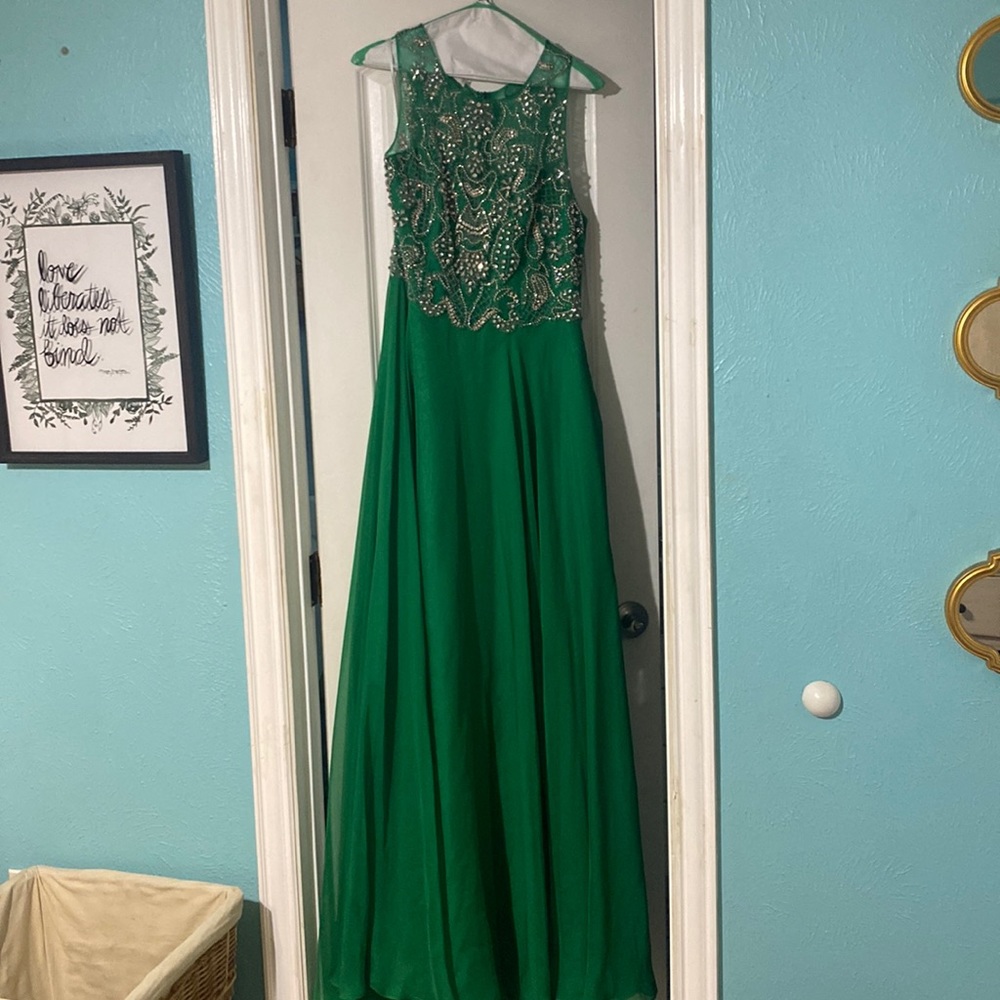 Emerald green floor length prom dress